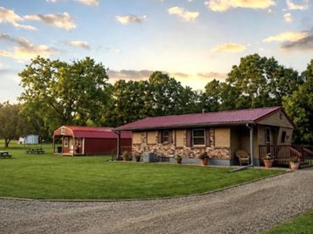 House for sale in Juneau, Wisconsin