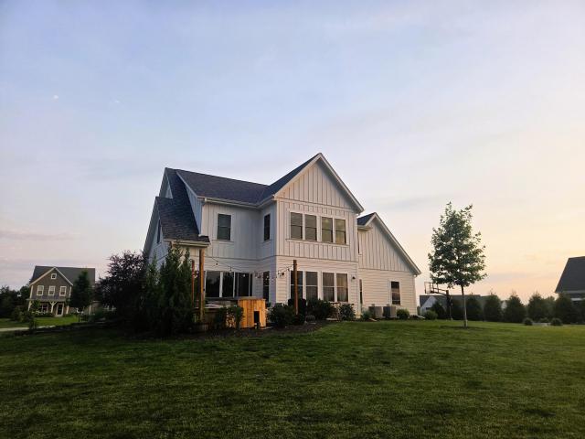 House for sale in Hartland, Wisconsin