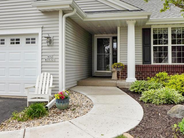 Condo for sale in Okauchee, Wisconsin