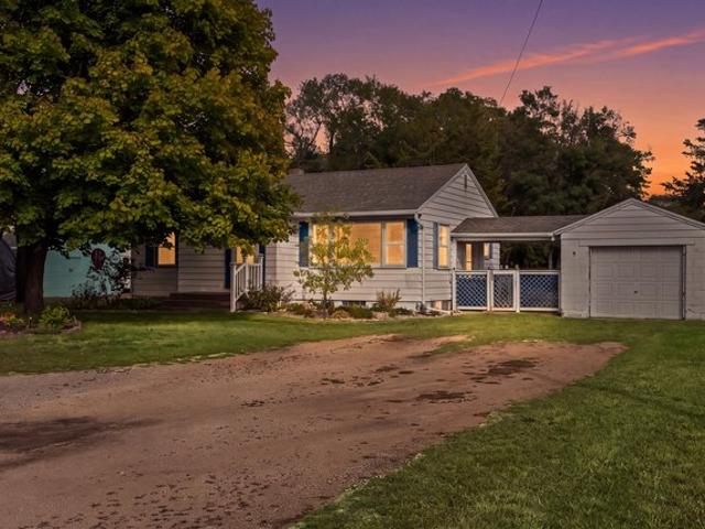House for sale in Onalaska, La Crosse County