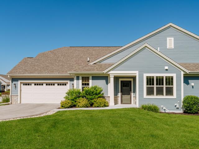 Condo for sale in Okauchee, Wisconsin