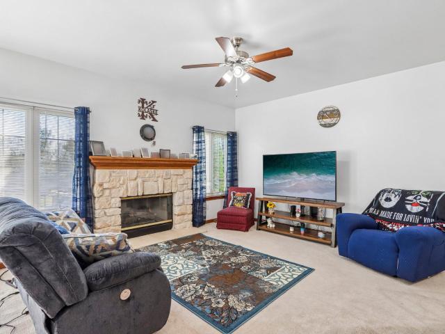 House for sale in Town of Aztalan, Johnson Creek