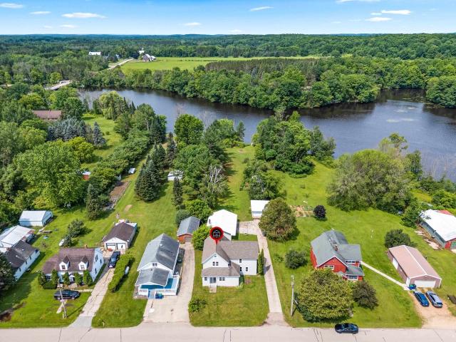 House for sale in Tilleda, Wisconsin