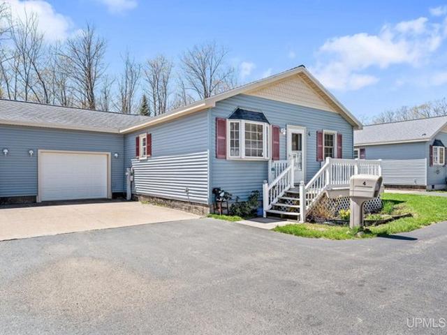 Condo for sale in Munising, Michigan