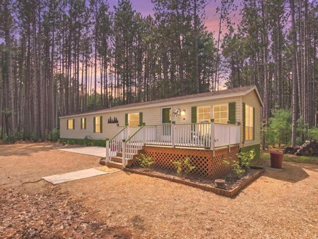 House for sale in Juneau, Wisconsin