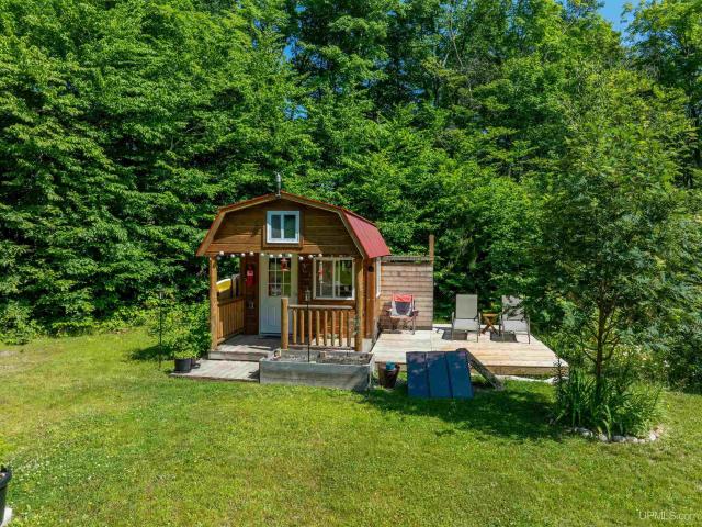 House for sale in Munising