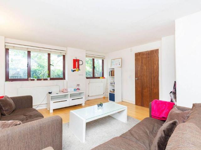 House for rent in Barnsbury, Greater London