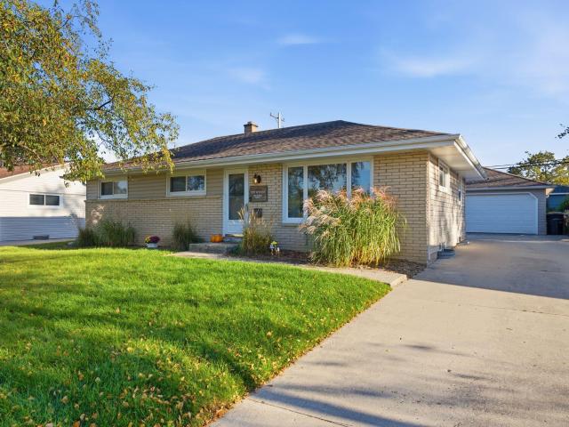 House for sale in Menomonee Falls, Waukesha County