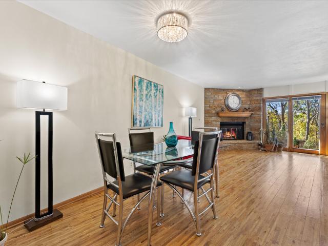 Condo for sale in Village Centre, Menomonee Falls