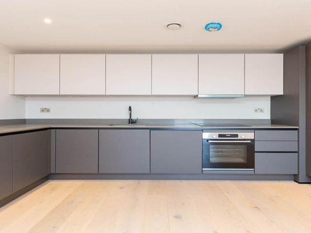 Apartment for rent in Crouch End, Isle Of Man
