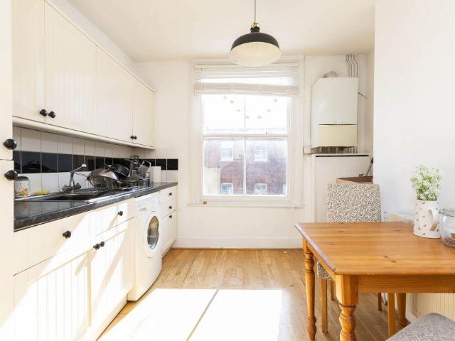 Apartment for rent in Crouch End, Isle Of Man