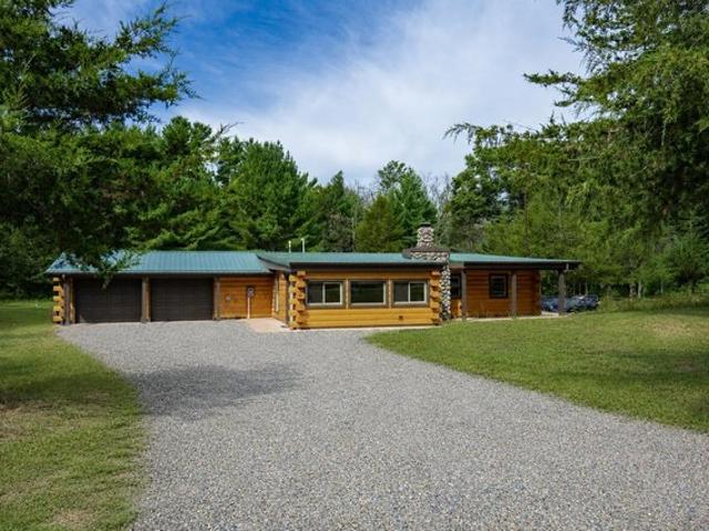 House for sale in Juneau, Wisconsin