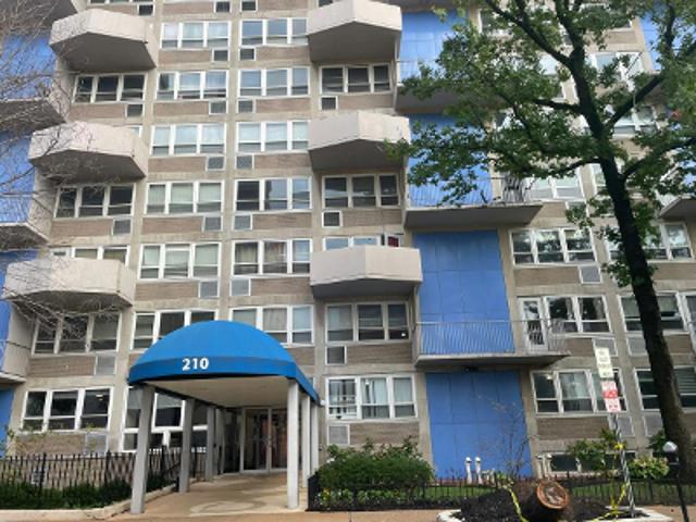 Condo for sale in Downtown West, Saint Louis