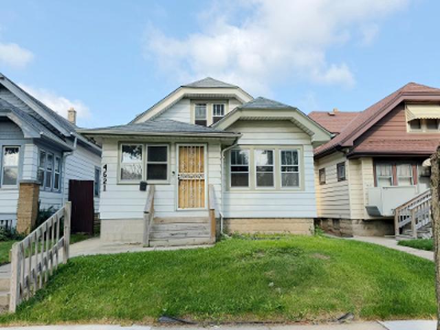House for sale in Garden Homes, Milwaukee