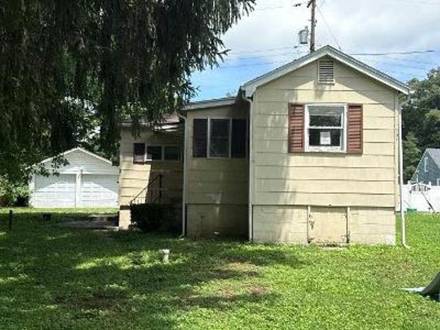 House for sale in Belleville, Illinois