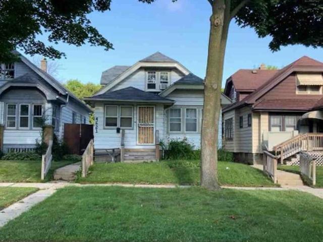 House for sale in Milwaukee, Wisconsin