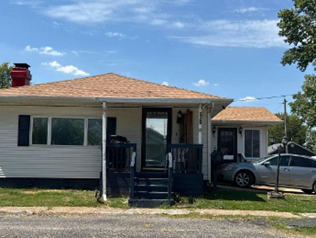 House for sale in Dupo, Illinois