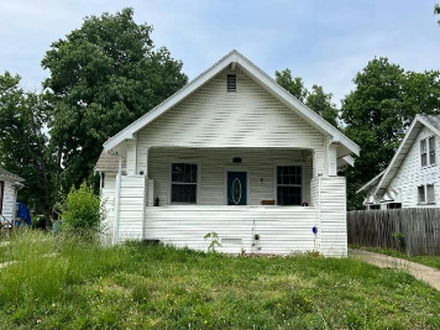 House for sale in Pekin, Illinois