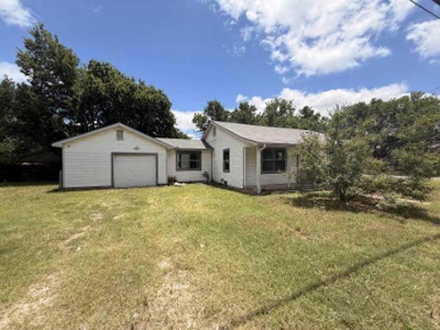 House for sale in Briggs, Texas