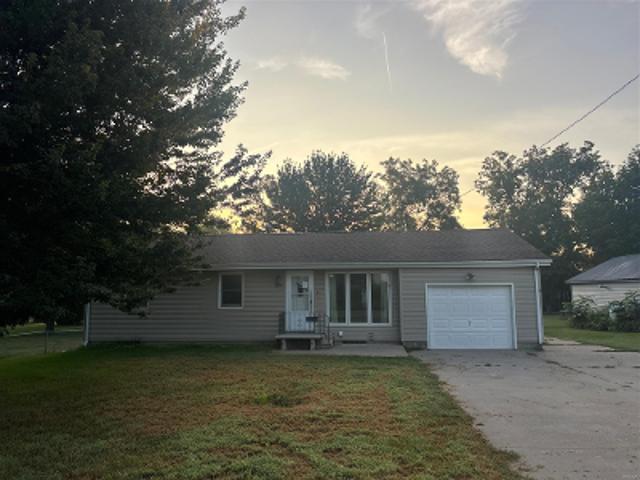 House for sale in Vinton, Benton County