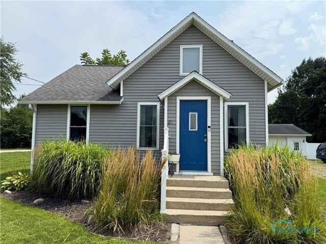 House for sale in Lyons