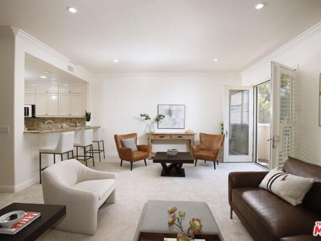 Condo for sale in Beverly Hills, California