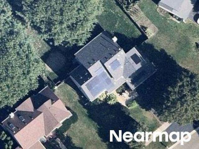 House for sale in Lindenhurst, Illinois
