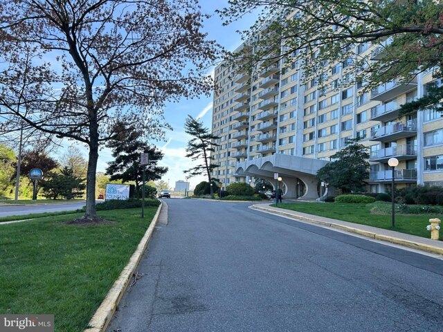 Condo for sale in Alexandria