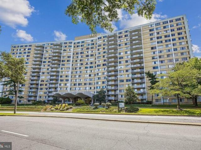 Condo for sale in Alexandria
