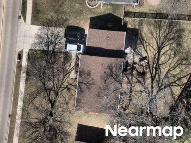House for sale in Lindenhurst, Illinois