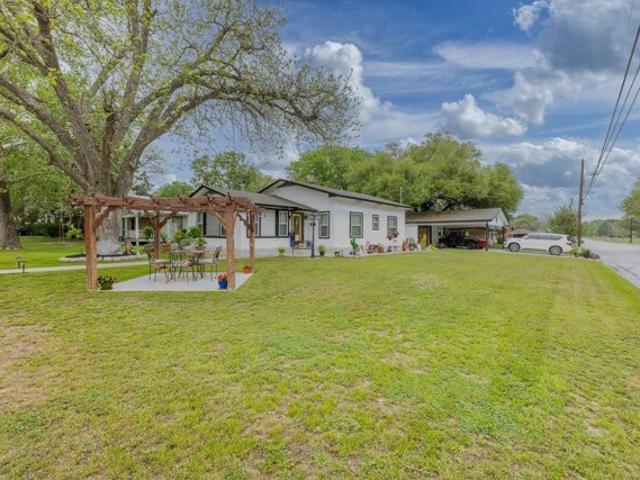 House for sale in Gonzales