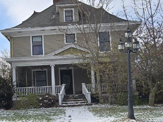 House for sale in Carlinville, Illinois