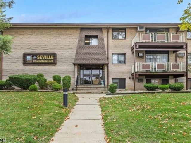 Condo for sale in Crane Square, Elizabeth
