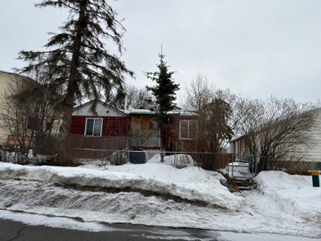 House for sale in Alaska