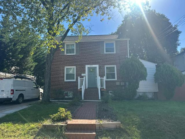 House for sale in Bluemont, Arlington