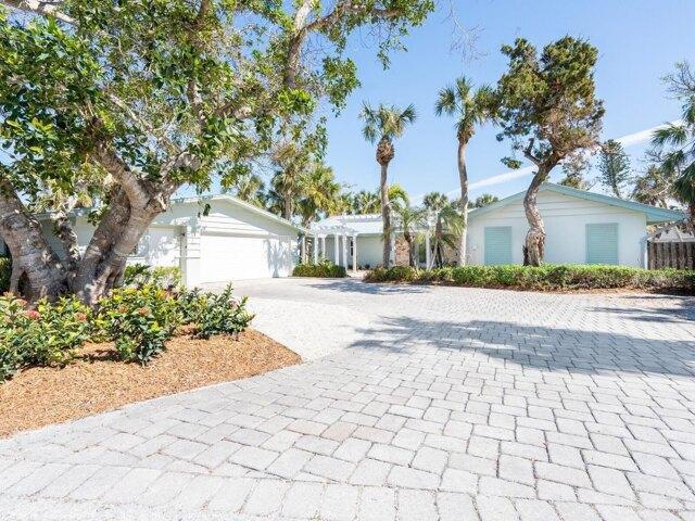 House for sale in Osprey