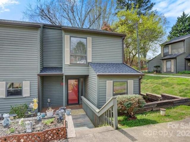 Condo for sale in Hickory