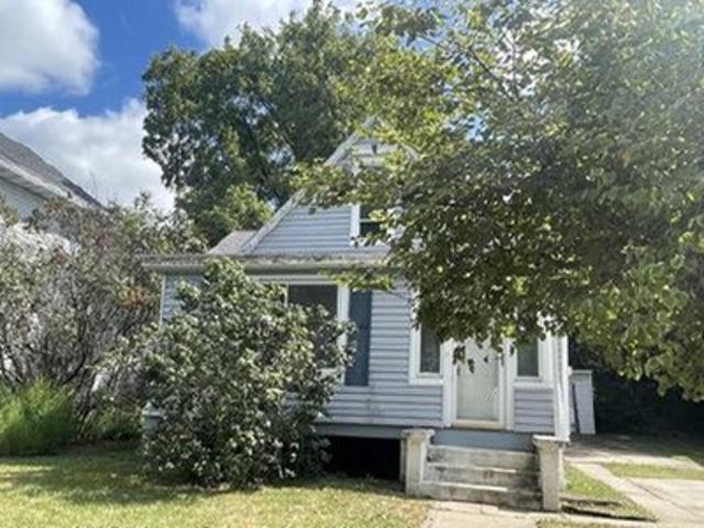 House for sale in Burlington, Iowa
