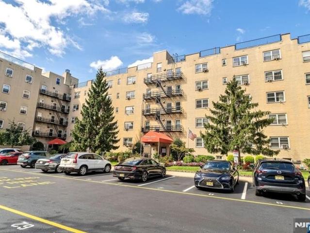Condo for sale in Coytesville, Fort Lee