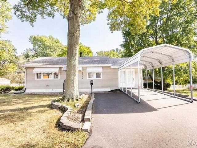 House for sale in Belleville, Illinois