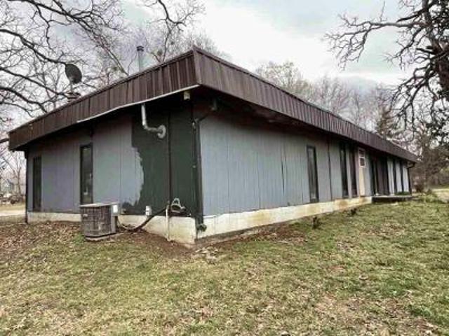 House for sale in Oswego