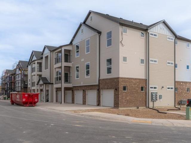 House for sale in Saratoga Springs, Utah