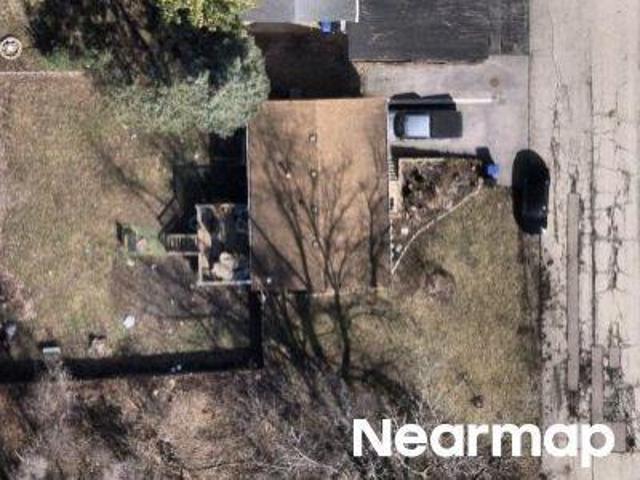 House for sale in Mchenry, Illinois