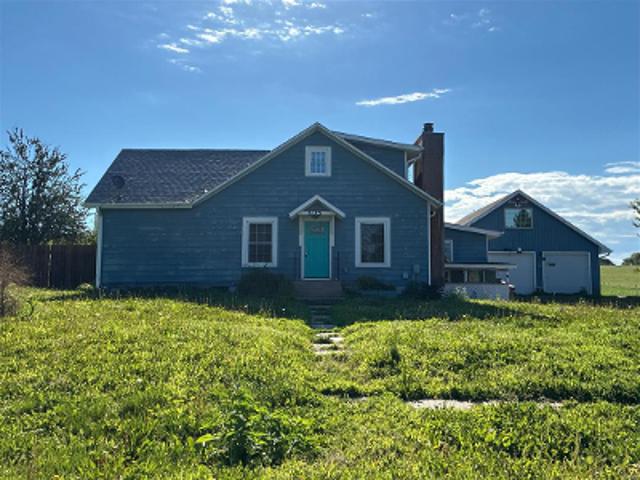 House for sale in Henderson, Iowa
