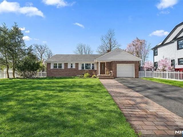 House for sale in Paramus, New Jersey