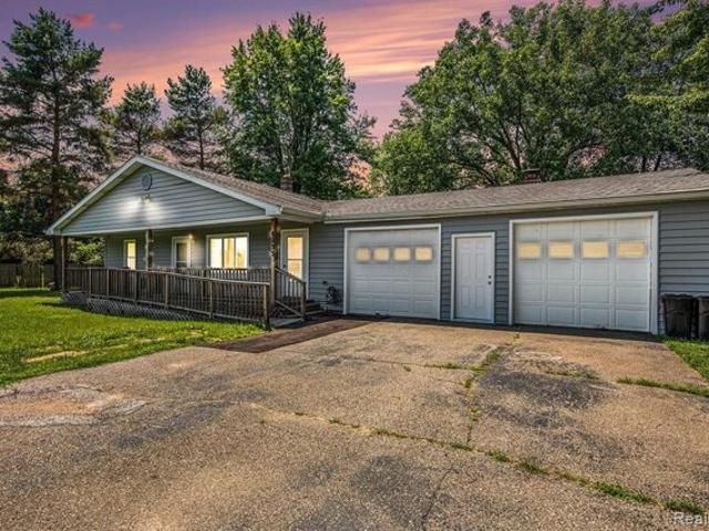 House for sale in Genesee