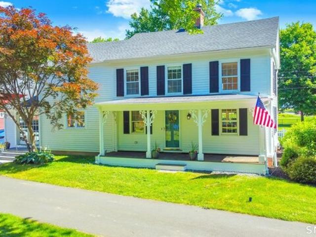 House for sale in Suffield, Connecticut