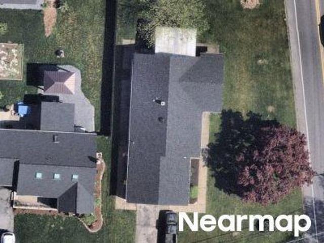 House for sale in Easton