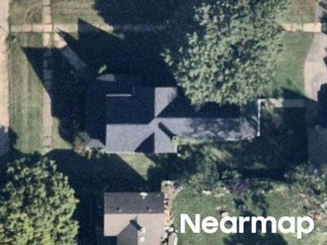 House for sale in Mchenry, Illinois
