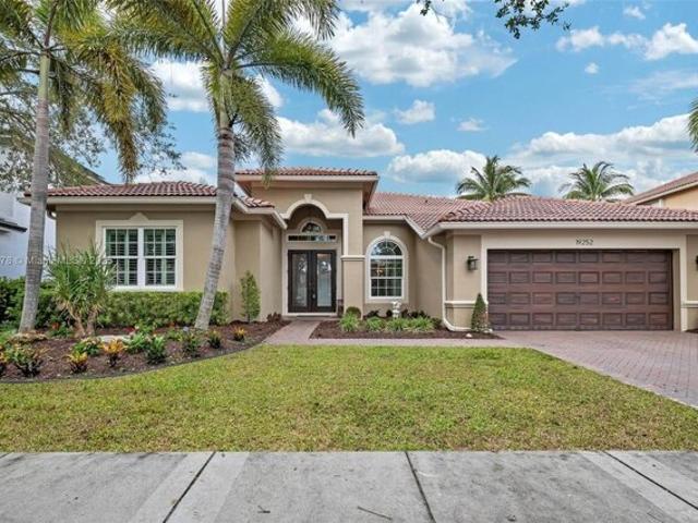 House for sale in Weston House for sale in Weston